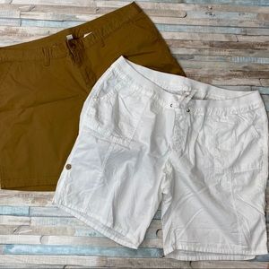 2 pair Old Navy shorts 22 White and dark khaki